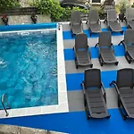 Knyazhyj Dvir Hotel *