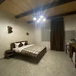 Knyazhyj Dvir *