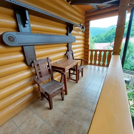 Knyazhyj Dvir Γιαρέμτσε