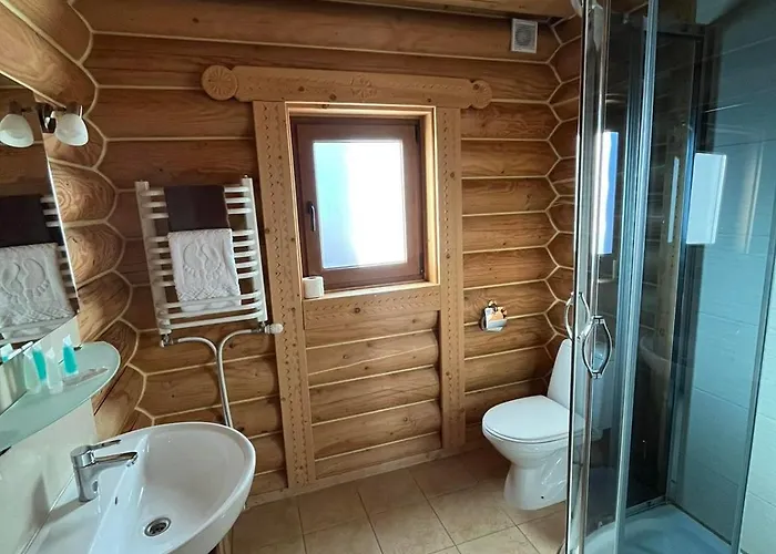 Knyazhyj Dvir Otel *
