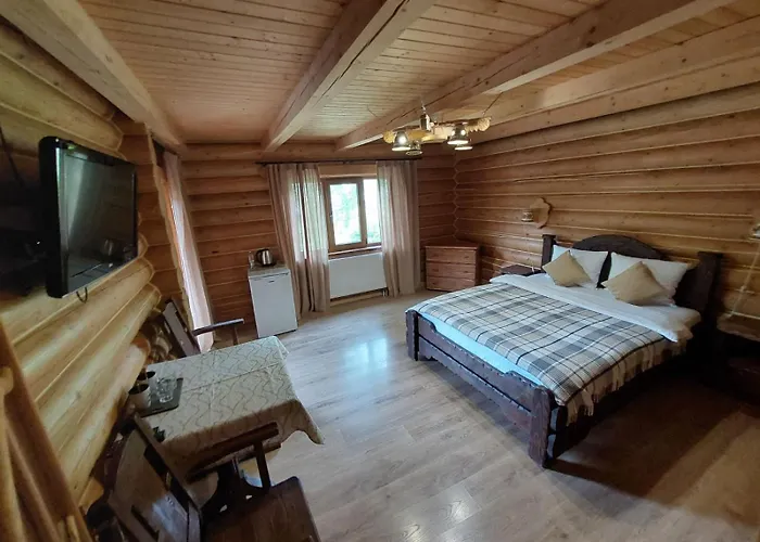 Knyazhyj Dvir Otel *