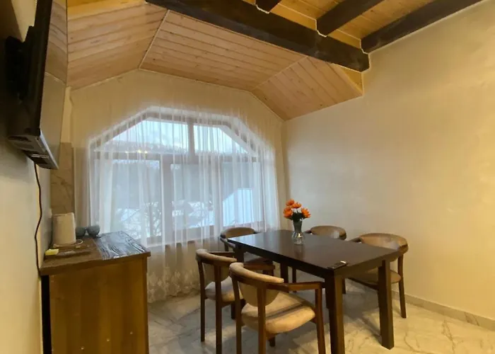 Otel Knyazhyj Dvir *