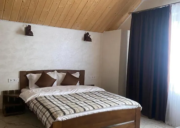 Otel Knyazhyj Dvir *